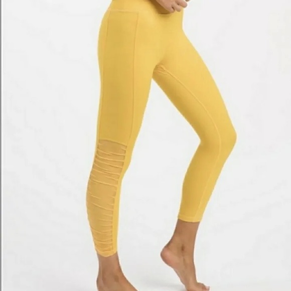 Zyia Active 2 Piece Set Daffodil Large - Picture 13 of 14